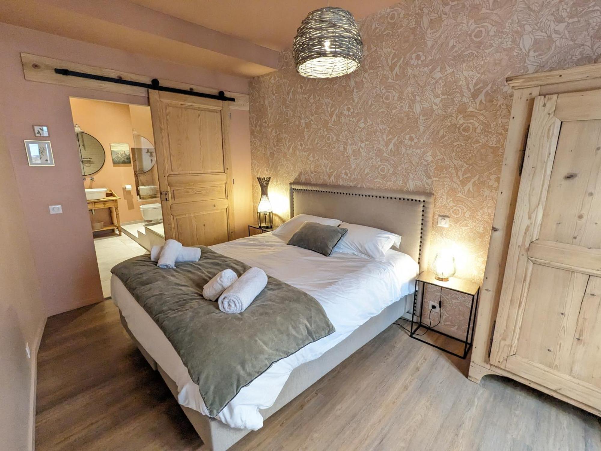 Appartement A Travers Champs Avec Sauna Et Parking Colmar Bagian luar foto