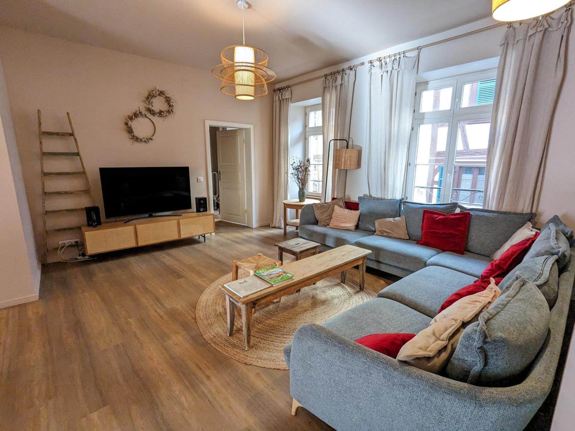 Appartement A Travers Champs Avec Sauna Et Parking Colmar Bagian luar foto