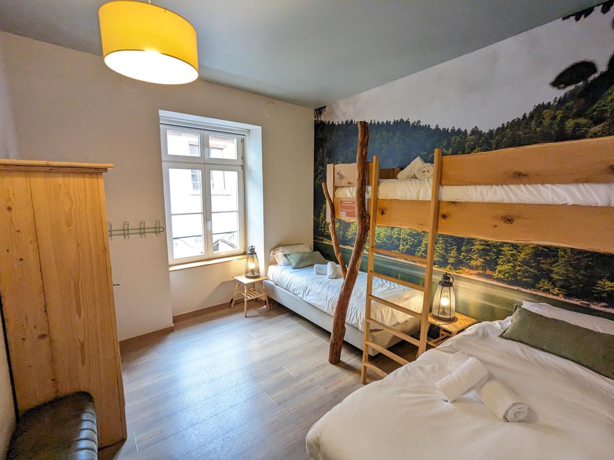 Appartement A Travers Champs Avec Sauna Et Parking Colmar Bagian luar foto